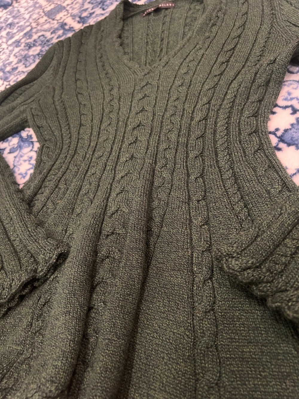ANTONIO MELANI Dark Green Cable-Knit V-Neck Sweater - Picture 6 of 6